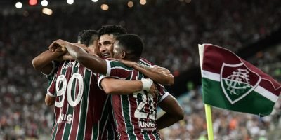 RJ - RIO DE JANEIRO - 29/05/2025 - COPA SUL-AMERICANA 2025, FLUMINENSE X ONCE CALDAS - Serna jogador do Fluminense comemora seu gol com jogadores do seu time durante partida contra o Once Caldas no estadio Maracana pelo campeonato Copa Sul-americana 2025. Foto: Thiago Ribeiro/AGIF