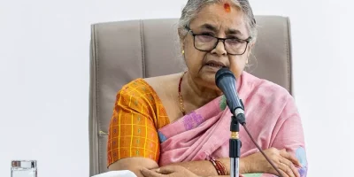 sushila-karki-primeira-ministra-interina-do-nepal-fala-a-autoridades-em-katmandu-1757846791553_v2_900x506.jpg