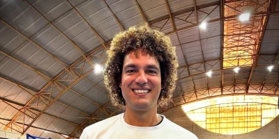 varejao-e-homenageado-como-embaixador-do-basquete-brasileiro-no-sesc-guarapari-2852576